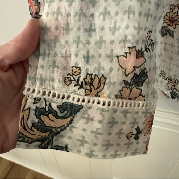 Magazine Women’s Long Sleeve Floral Lace Detailed Button Up Blouse Sz L GUC - Picture 6 of 9